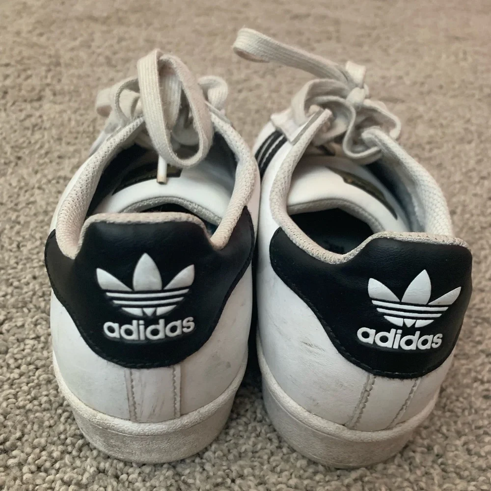 Adidas Superstar size 7.5